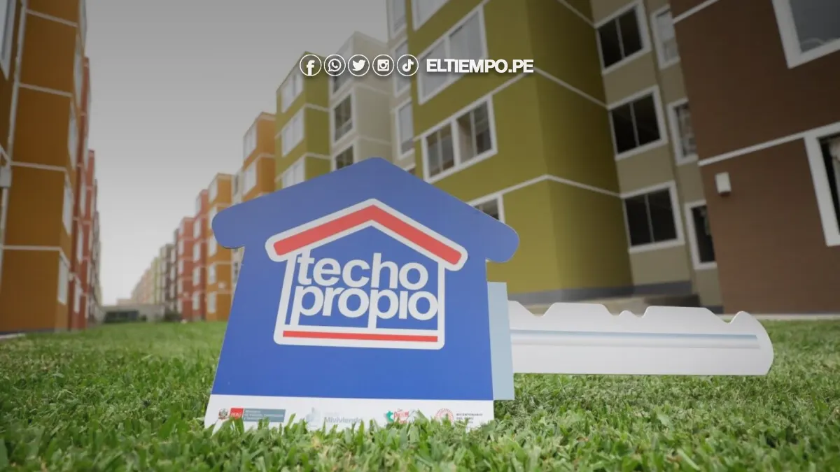bono familiar habitacional solteros — Logotipo del programa Techo Propio sobre un fondo de viviendas multifamiliares en el marco del nuevo reglamento para personas solteras. Foto de: ELTIEMPO.PE