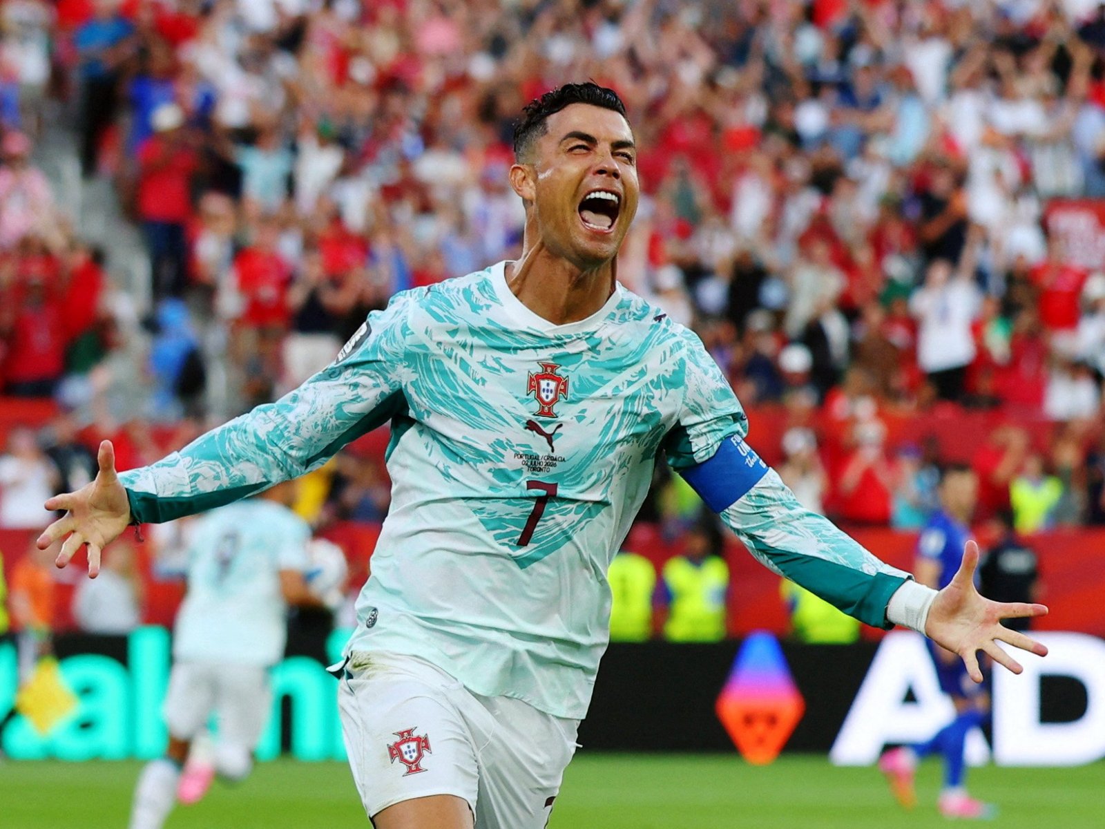 goles Ronaldo — Cristiano Ronaldo celebra tras anotar un gol para Portugal en el encuentro contra Croacia. Foto de: Mike Segar/Reuters