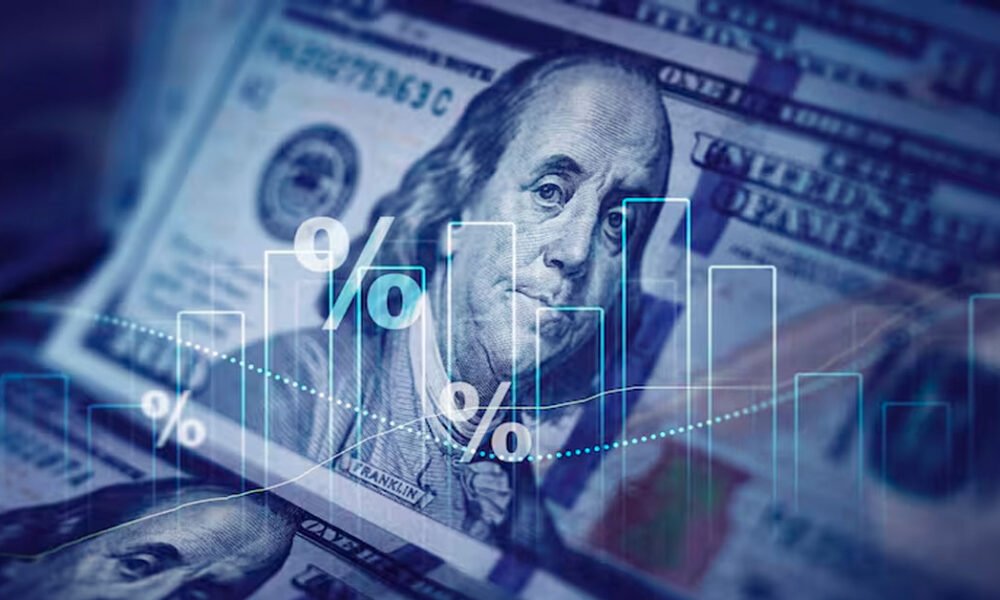 precio dólar hoy Perú — Gráfico superpuesto sobre un billete de un dólar estadounidense ilustra la fluctuación del tipo de cambio en el mercado peruano. Foto de: Exitosa Noticias