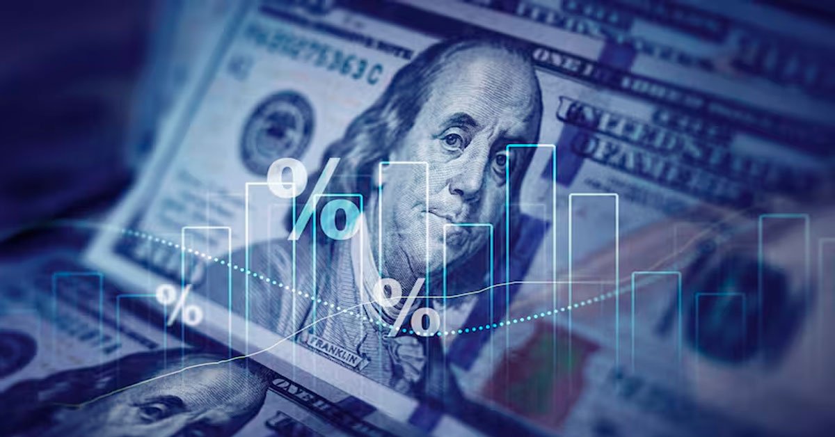 precio dólar hoy Perú — Gráfico superpuesto sobre un billete de un dólar estadounidense ilustra la fluctuación del tipo de cambio en el mercado peruano. Foto de: Exitosa Noticias