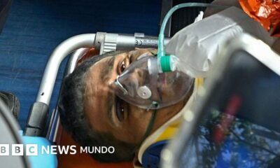 Hernán Gil es rescatado tras permanecer ocho días atrapado bajo los escombros de un edificio colapsado por sismos en Venezuela. Foto de: Getty Images