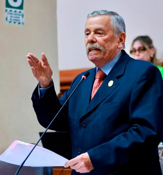 códigos penal — El congresista Fernando Rospigliosi durante una sesión en el Congreso de la República para tratar leyes sobre fueros militares y policiales. Foto de: Exitosa Noticias