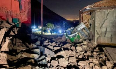 Sismo Junín seis — Restos de un tren descarrilado y destruido tras el fuerte sismo que afectó a diversas zonas del Perú. Foto de: CNN en Español