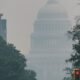 El humo de los incendios forestales en Canadá cubre el Capitolio de los Estados Unidos en Washington, D.C. Foto de: Ken Cedeno/Reuters