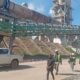 industrias locales — Periodistas recorren la nueva planta de sulfato de litio de Prospect Lithium Zimbabwe en Goromonzi para conocer el proceso de beneficio local de minerales. Foto de: Enos Denhere/Al Jazeera