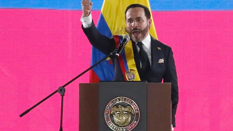 seguridad nacional — Gustavo Petro asume la presidencia de Colombia y declara que las opciones de diálogo contra el crimen organizado han terminado. Foto de: CNN en Español