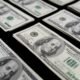 deuda soberana EE.UU — Billetes de 100 dólares estadounidenses que ilustran el volumen de la deuda soberana de Estados Unidos. Foto de: Karel Navarro/AP Photo/picture alliance