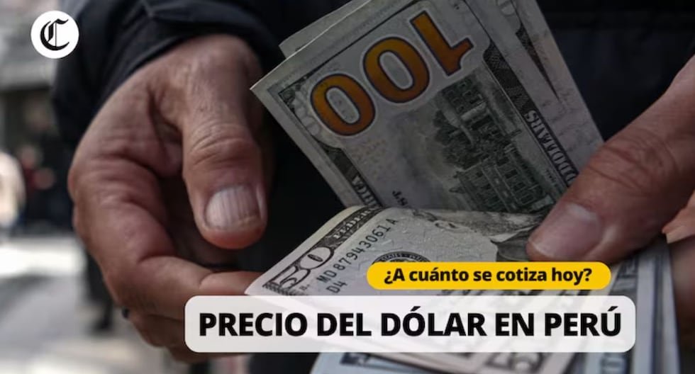Unas manos sostienen billetes de dólares estadounidenses mientras se informa sobre el cierre del tipo de cambio en Perú. Foto de: El Comercio Perú