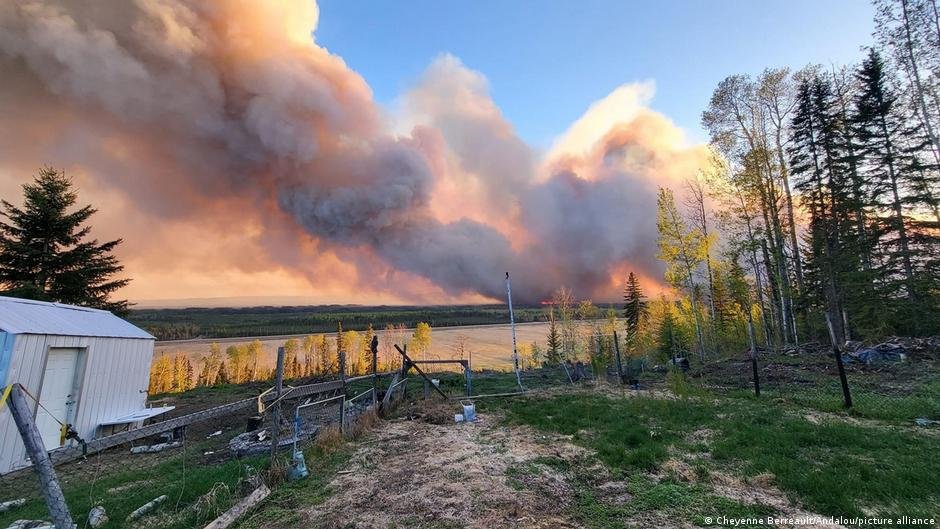 Un incendio forestal en la provincia de Columbia Británica genera evacuaciones masivas debido a la magnitud del fuego. Foto de: Cheryenne Beiersdorf