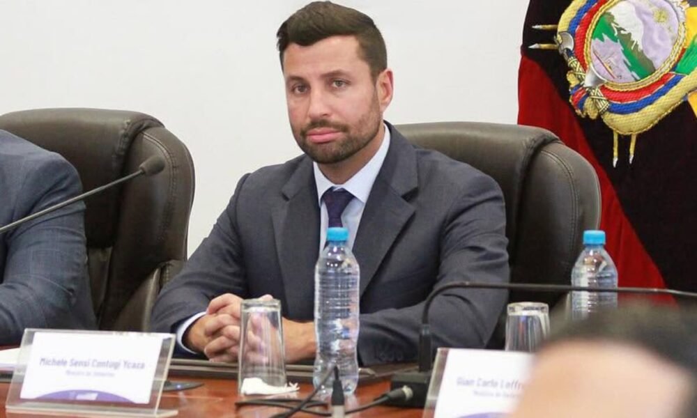 Fallecen jefe Inteligencia — Michele Sensi-Contugi, quien fue el jefe de Inteligencia de Ecuador, durante una comparecencia oficial en el país. Foto de: Gobierno de Ecuador