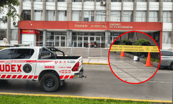 Personal de seguridad y una unidad de emergencia acordonan la zona exterior de la sede del Poder Judicial en el Callao. Foto de: Exitosa Noticias