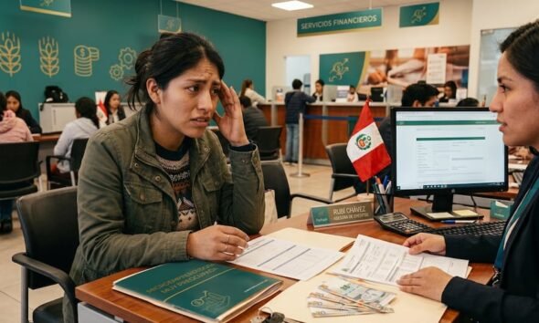 Aumento petróleo tensión — Una mujer consulta sobre sus finanzas en una oficina bancaria ante el impacto de la inflación y el alza del petróleo. Foto de: Gestión
