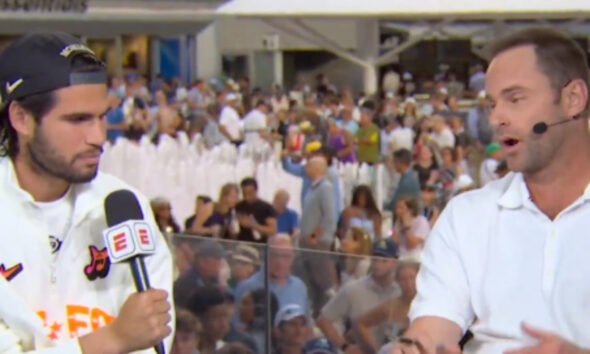 Carlos Alcaraz y Pete Roddick durante una entrevista tras su participación en el US Open. Foto de: Marca