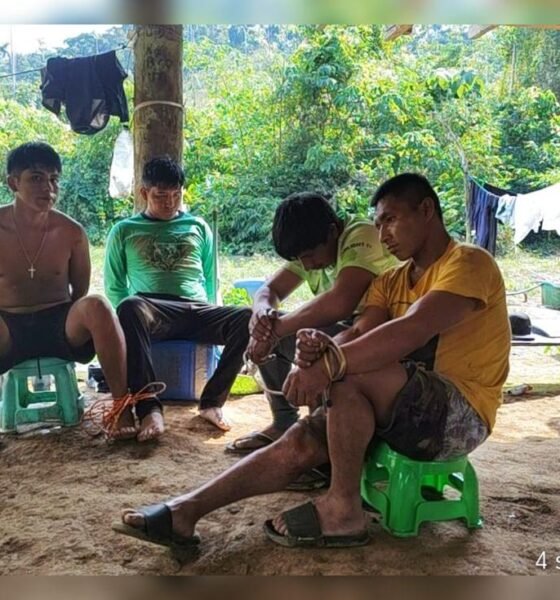 PNP logra golpe — Hombres en una zona rural de la Amazonía peruana, donde se identifican nuevas rutas de tráfico de cocaína en la región de Cusco. Foto de: La República