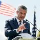fusilamiento de Hasan — El Secretario de Defensa de EE. UU., Pete Hegseth, habla durante una ceremonia en el Pentágono sobre medidas de disuasión militar. Foto de: Jonathan Ernst/Reuters