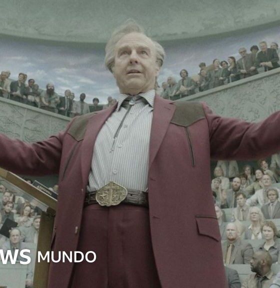 Tom Cruise, enfrenta — Tom Cruise interpreta a un magnate petrolero en la película Digger, proyecto que enfrenta pronósticos de fracaso en taquilla. Foto de: Warner Bros