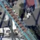 Una montaña rusa en el parque temático Six Flags Over Georgia, donde ocurrió un trágico accidente que resultó en la muerte de un hombre. Foto de: CNN en Español