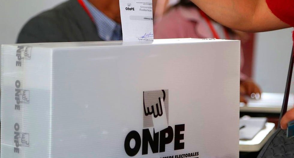 ONPE reporta avance — Urna electoral de la ONPE durante el proceso de conteo de votos para la Alcaldía de Lima. Foto de: Gestión