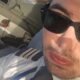 avión Flydubai — Un hombre con gafas de sol aparece en una toma de primer plano, presuntamente vinculado a un intento de secuestro de avión. Foto de: CNN en Español
